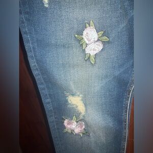 Miss Me skinny jeans size 32 floral embroidered